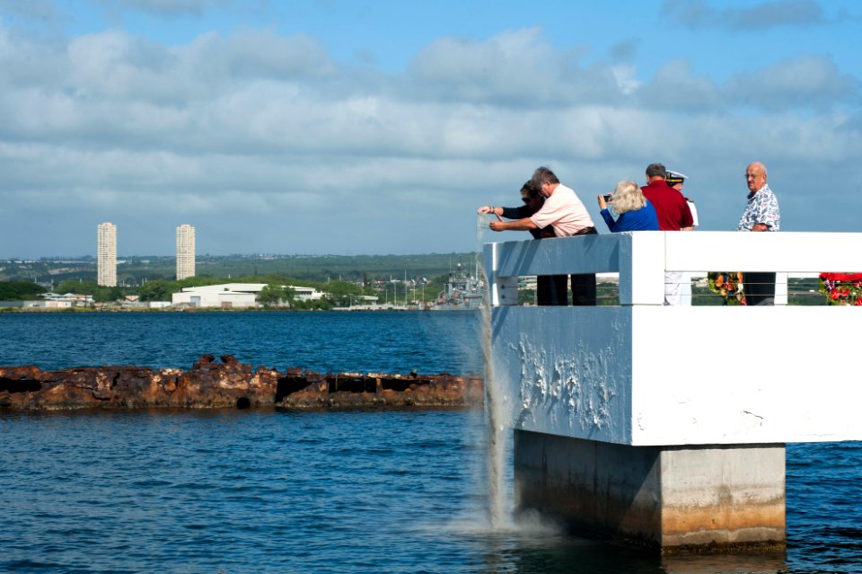 Pearl Harbor survivor ash-scattering ceremony 141211-N-IU636-217