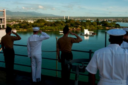 Peleliu returns to Pearl Harbor 130503-N-ZM744-157