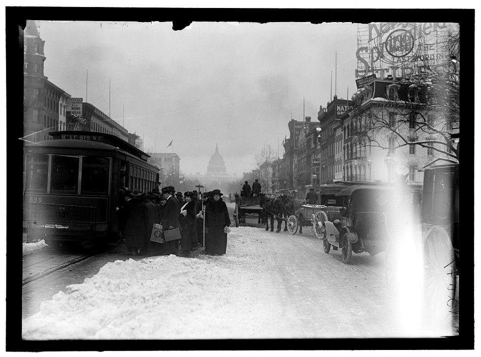 Pennsylvania Ave. in snow, Washington, D.C. LOC hec.10319