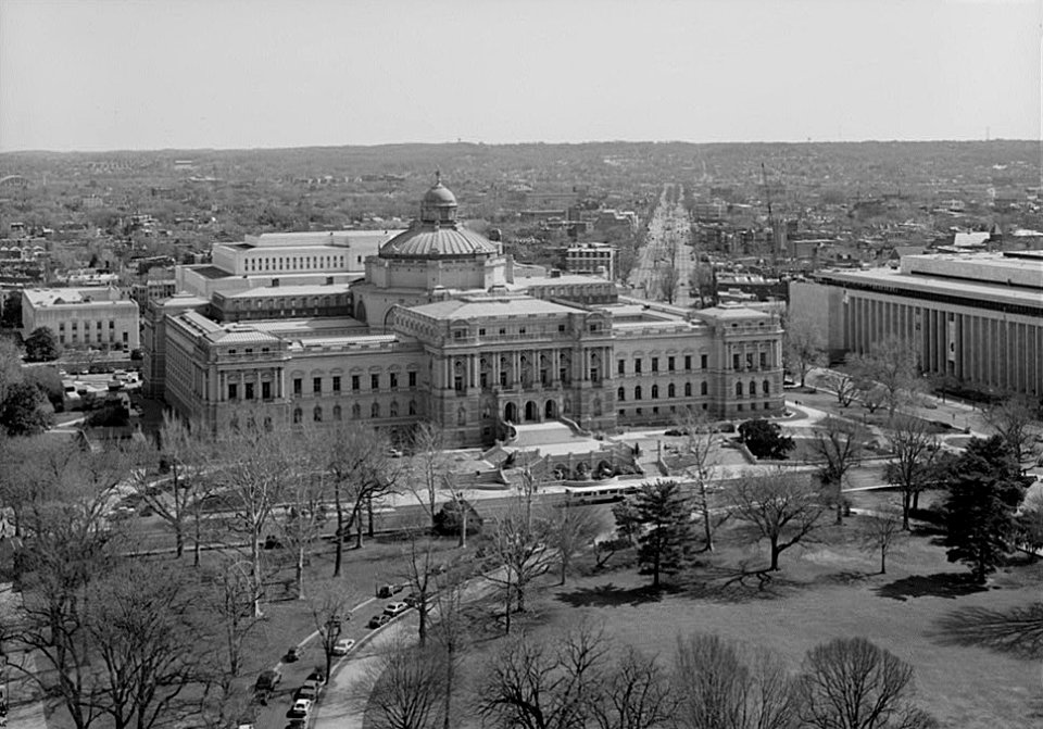 PENNSYLVANIA AVENUE SE FROM THE CAPITOL DOME