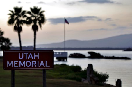 Pearl Harbor 71st Anniversary 121206-N-WF272-096