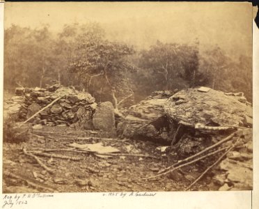 Pennsylvania, Gettysburg, interior view of Breastworks on Round Top. - NARA - 533312