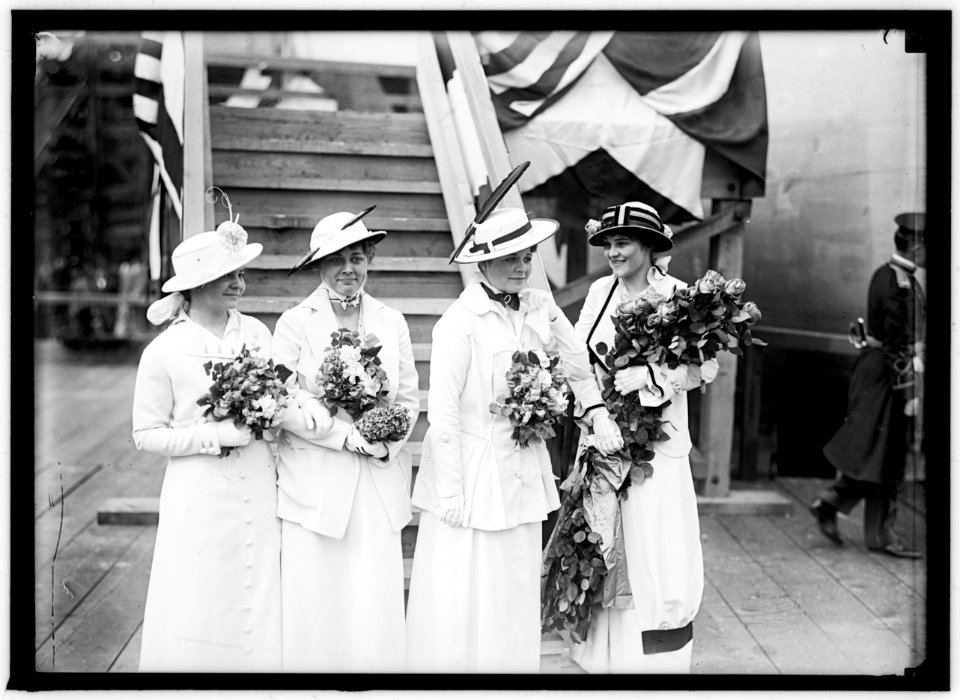 PENNSYLVANIA, U.S.S. LAUNCHING, NEWPORT NEWS, VA. MISS E. KOLB AT RIGHT AND MAIDS- MISS K. KOLB; MISS K. MARTIN; MISS HARROLD LCCN2016866227