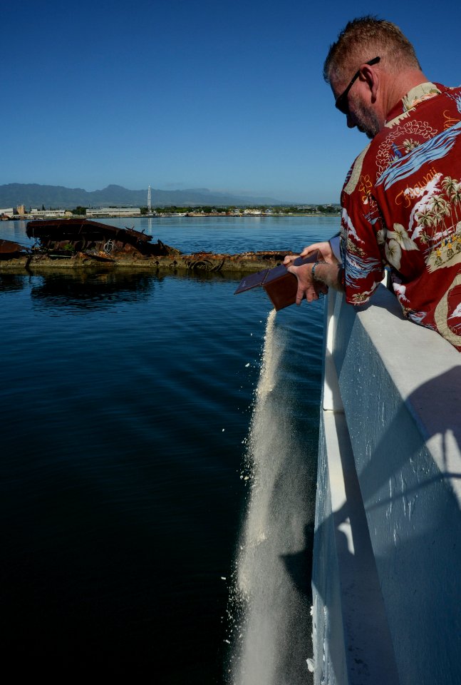 Pearl Harbor ceremony 150106-N-GI544-110