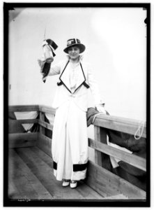 PENNSYLVANIA, U.S.S. LAUNCHING, NEWPORT NEWS, VA. MISS E. KOLB, SPONSOR LCCN2016866223
