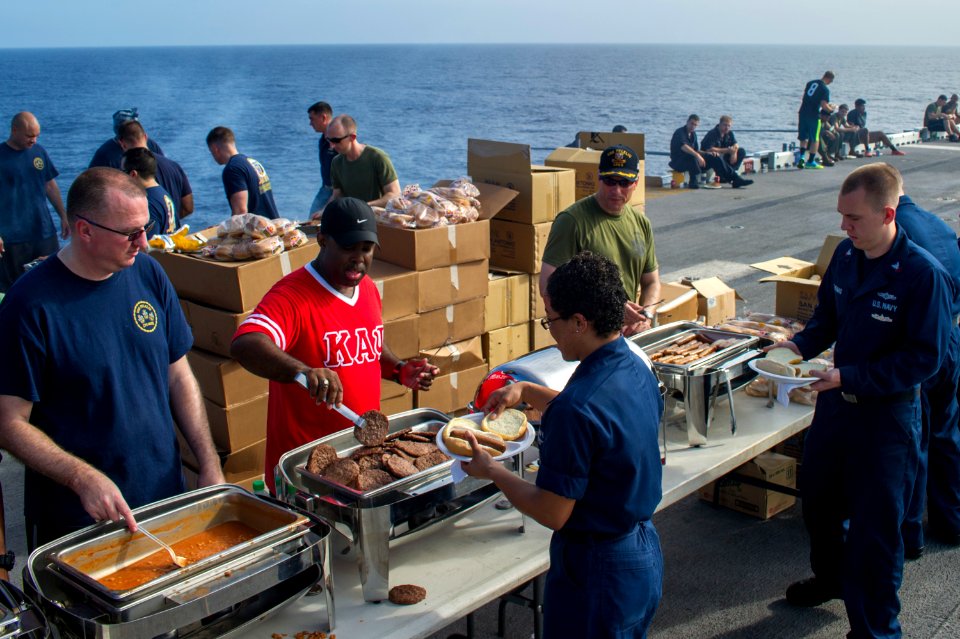 Peleliu holds steel beach picnic 141121-N-EH218-124