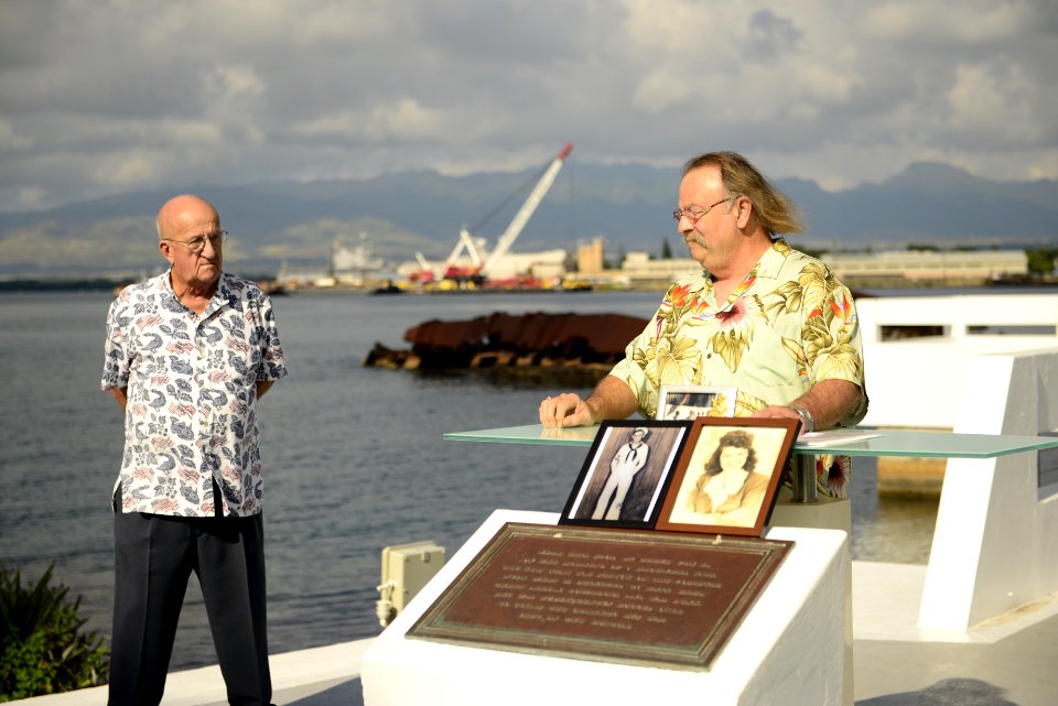 Pearl Harbor Survivor Remembered 160127-N-PA426-018
