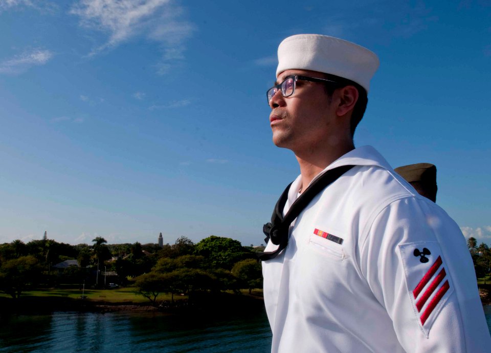 Peleliu returns to Pearl Harbor 130503-N-HF252-031