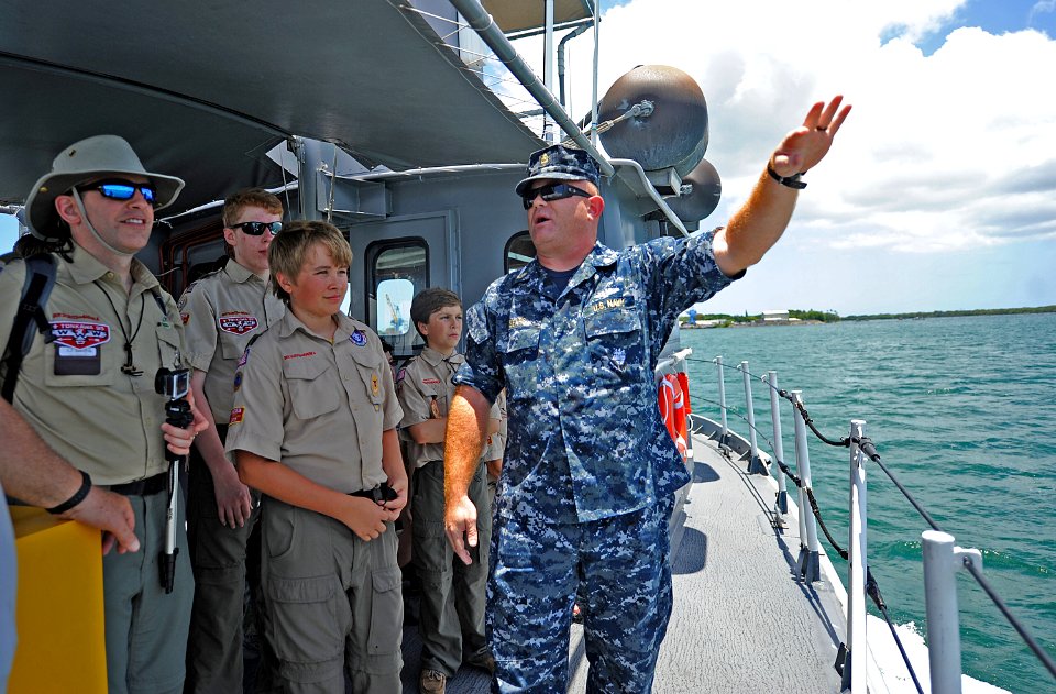 Pearl Harbor tour 140611-N-QG393-031
