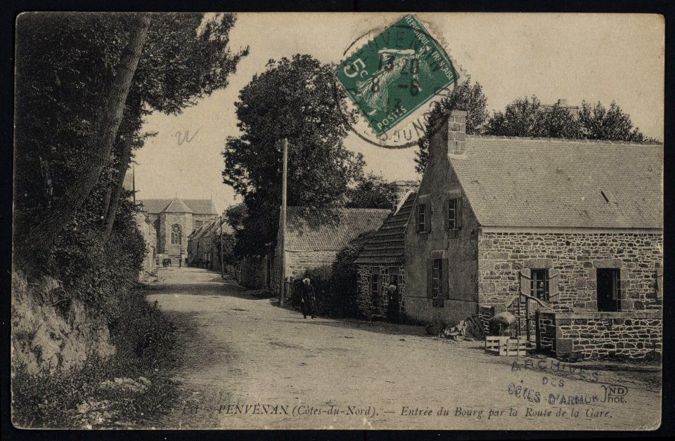 Penvénan - Entrée du Bourg par la route de la Gare - AD22 - 16FI2797