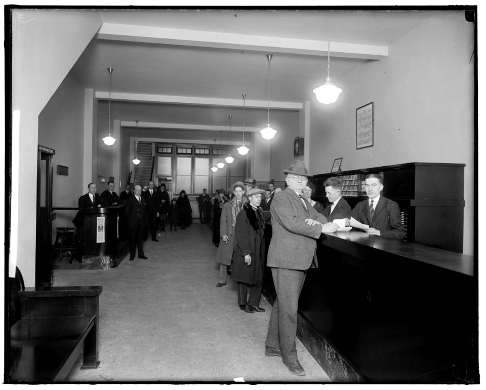 PENNSYLVANIA RAILROAD TICKET COUNTER LCCN2016861591