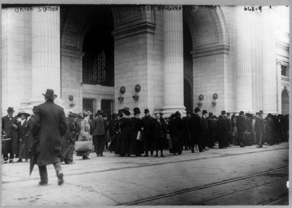 People arriving for the Inauguration at Union Station, Washington, D.C. LCCN2005694743