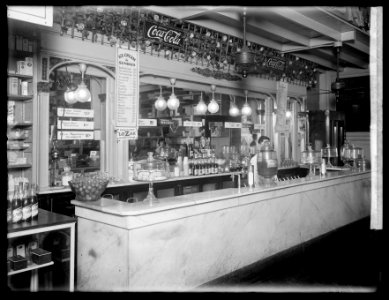 Peoples Drug Store, interior, 7th & E, N.W., (Washington, D.C.) LCCN2016823743 photo