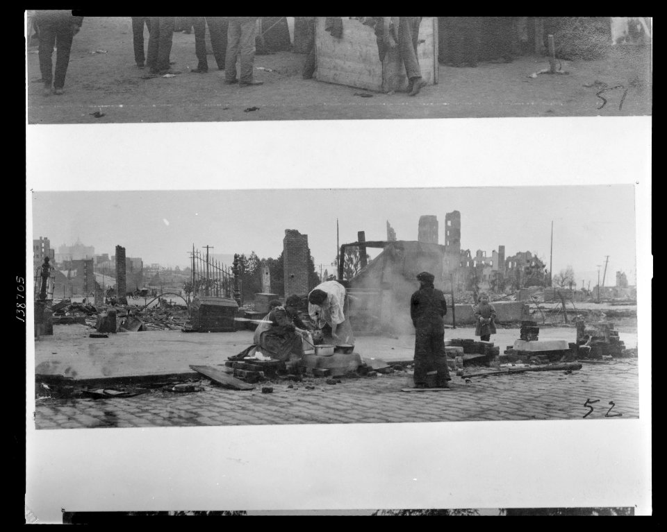 People cooking on the street after the earthquake and fire of 1906, San Francisco, California LCCN2009634265