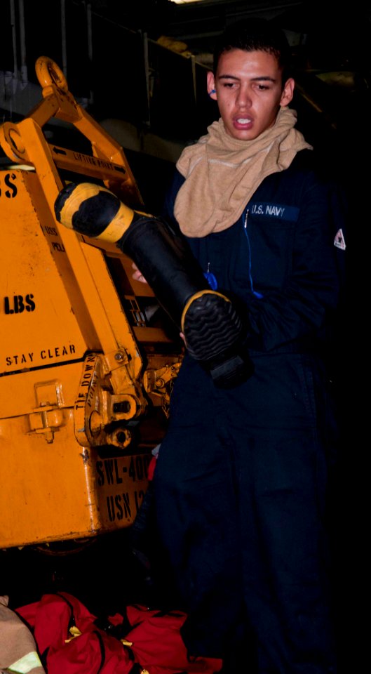 Peleliu conducts engineering fire drill 121005-N-HF252-002