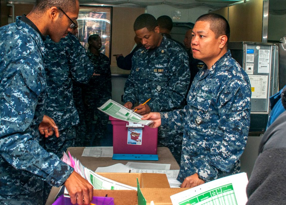 Peleliu Holds Exam at Sea 140313-N-LQ926-001