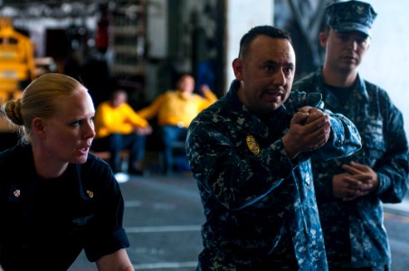 Peleliu trains in anti-terrorism 140513-N-ZM744-092