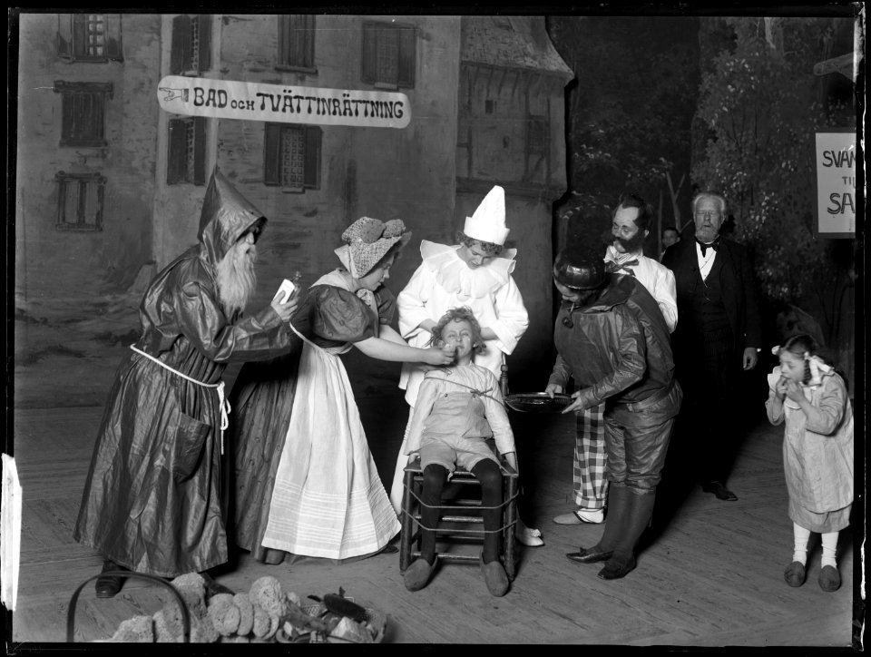 Pelle Snygg och barnen i Snaskeby, Kungliga Operan 1904. Föreställningsbild - SMV - KO006