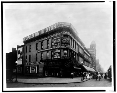 People's Drug Store, Washington, D.C., looking south on Seventh Street, N.W., from Massachusetts Avenue LCCN2001701713