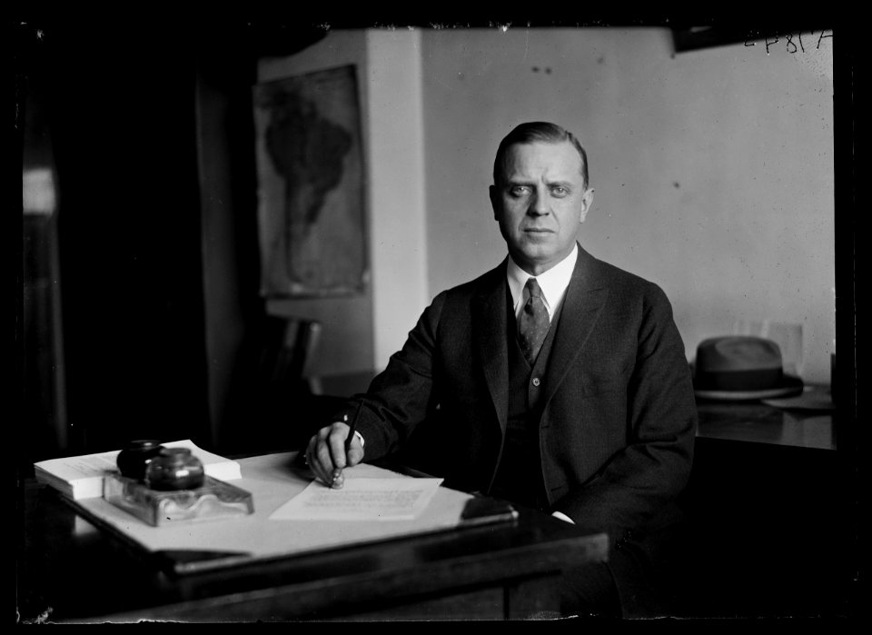 Percy Owen, of Detroit, former Pres. and Gen. Manager of the Liberty Moto Car Co. LCCN2016887108