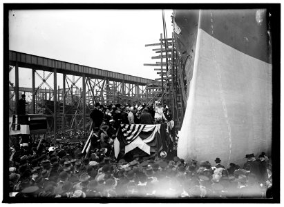 PENNSYLVANIA, U.S.S. LAUNCHING, NEWPORT NEWS, VA. CHRISTENING STAND AND BOW OF SHIP LCCN2016866221