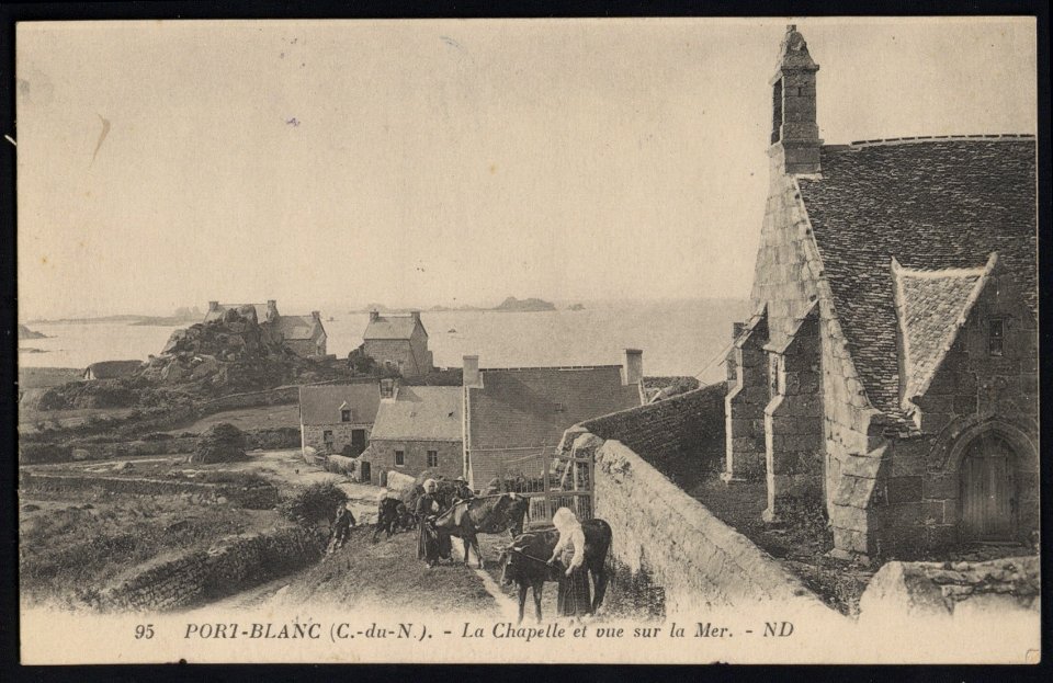 Penvénan - La chapelle et vue sur la Mer - AD22 - 16FI2781