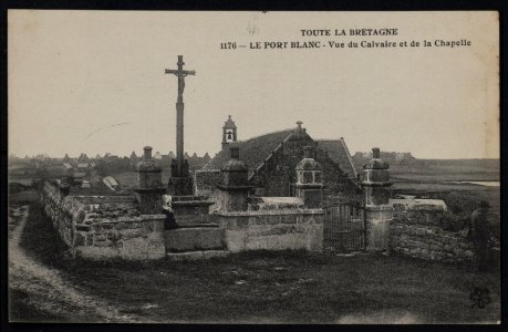 Penvénan - Port Blanc - Vue du calvaire et de la chapelle - AD22 - 16FI7004
