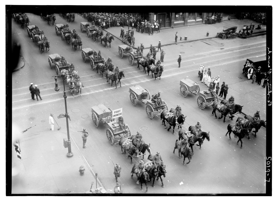 Pershing parade LCCN2014709547