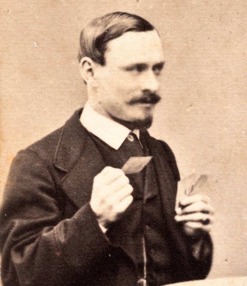 Perlat-en-joueur-de-carte