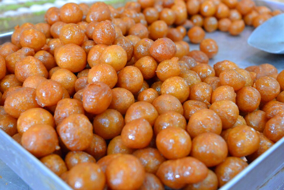 Middle eastern desserts loukamades