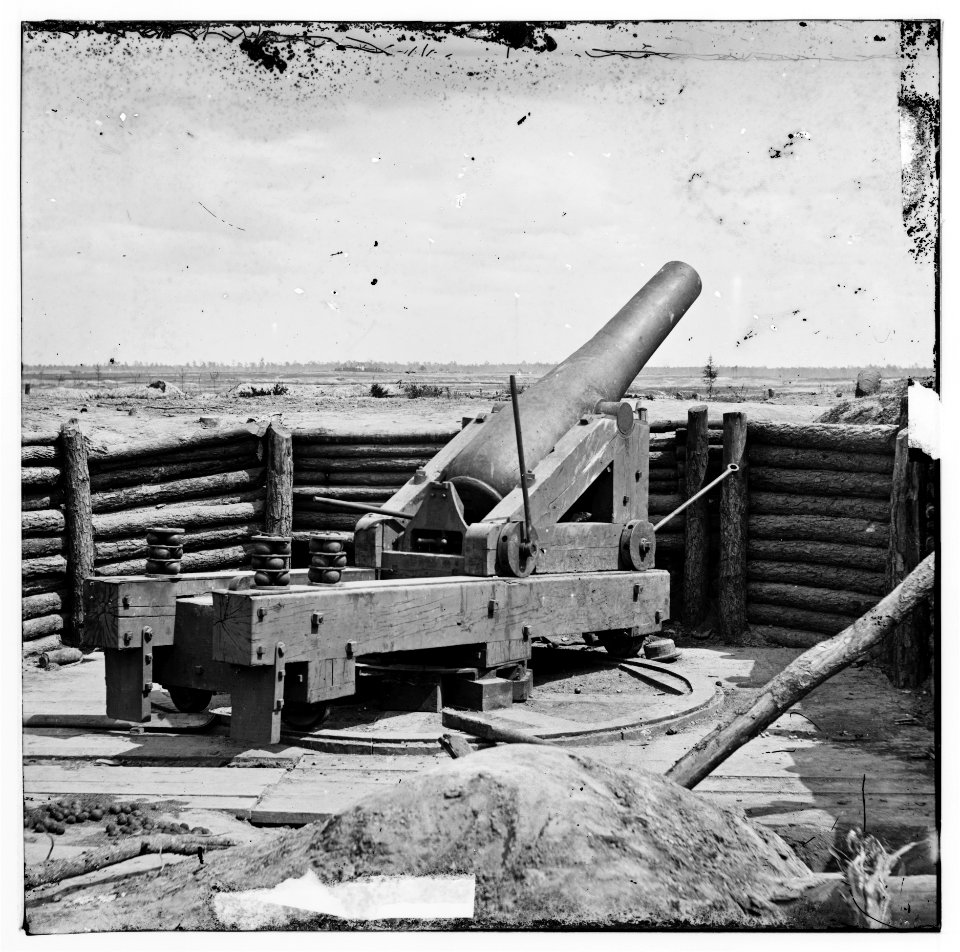 Petersburg, Va. Heavy gun mounted on inner line of Confederate fortifications LOC cwpb.02579