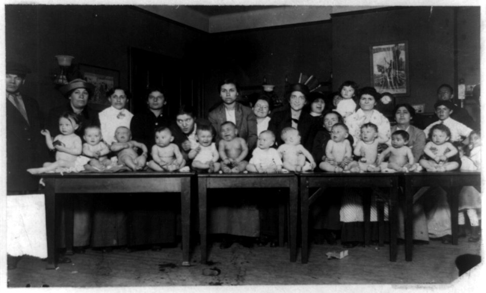 Perfect babies at University Settlement, corner of Eldridge and Rivington Sts., New York, N.Y. LCCN96503000