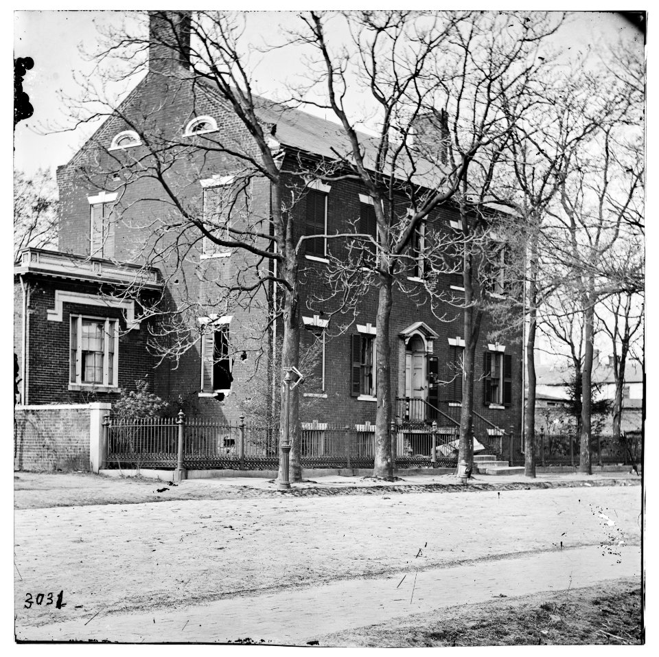 Petersburg, Virginia. Damaged house on Bolingbroke Street LOC cwpb.02260