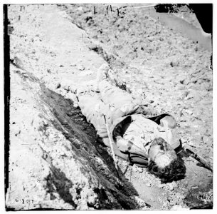 Petersburg, Virginia. Dead Confederate soldier in the trenches of Fort Mahone LOC cwpb.02545