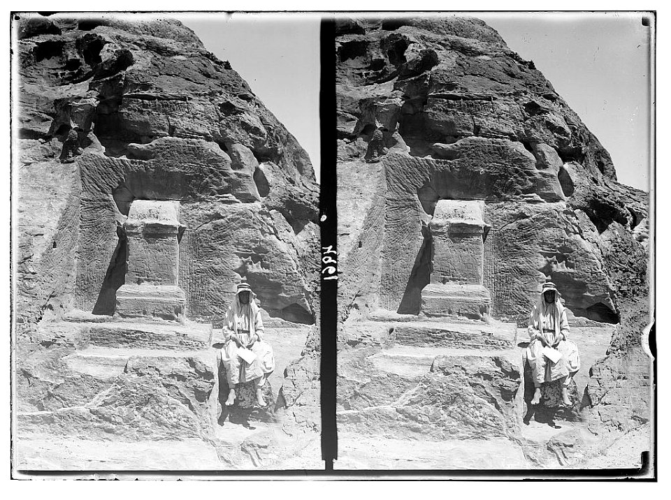 Petra (Wadi Musa). El-Farasah & obelisk ridge area. Altar on obelisk ridge. Above Wadi Farasah LOC matpc.03120