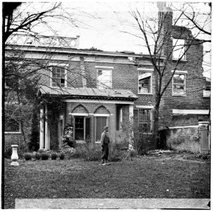 Petersburg, Virginia. View in rear of Dunlop's house, Bolling Brook street LOC cwpb.02651