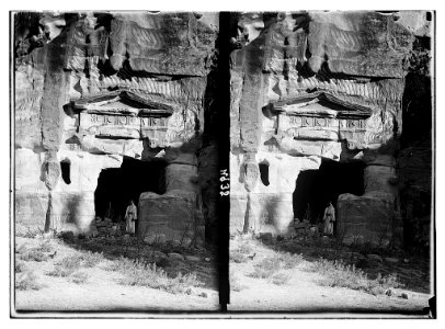 Petra (Wadi Musa). Wadi ed-D r. An eroded façade in Wadi ed-D r. Showing how the highly variegated sandstone easily erodes LOC matpc.03109