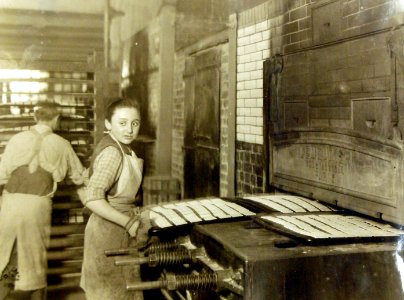 Petit Beurre Biscuits ready for baking. Biscuiterie Belin Freres, Bagnolet (Seine) France, 1918 (28384653632)