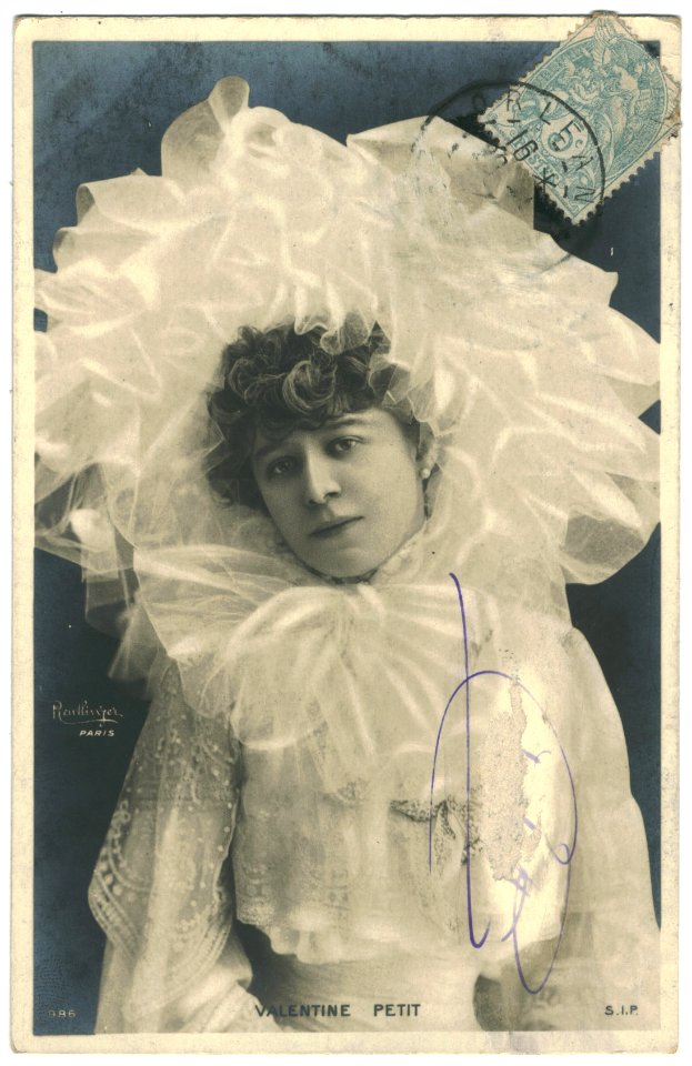 PETIT, Valentine SIP. 986. Photo Reutlinger