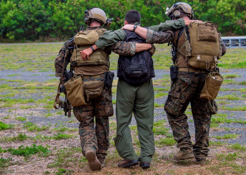 Personnel evasion and recovery drill, RIMPAC 2014 140711-N-PX130-076