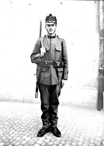 Persönliche Ausrüstung eines Infanteristen von vorn - CH-BAR - 3240156