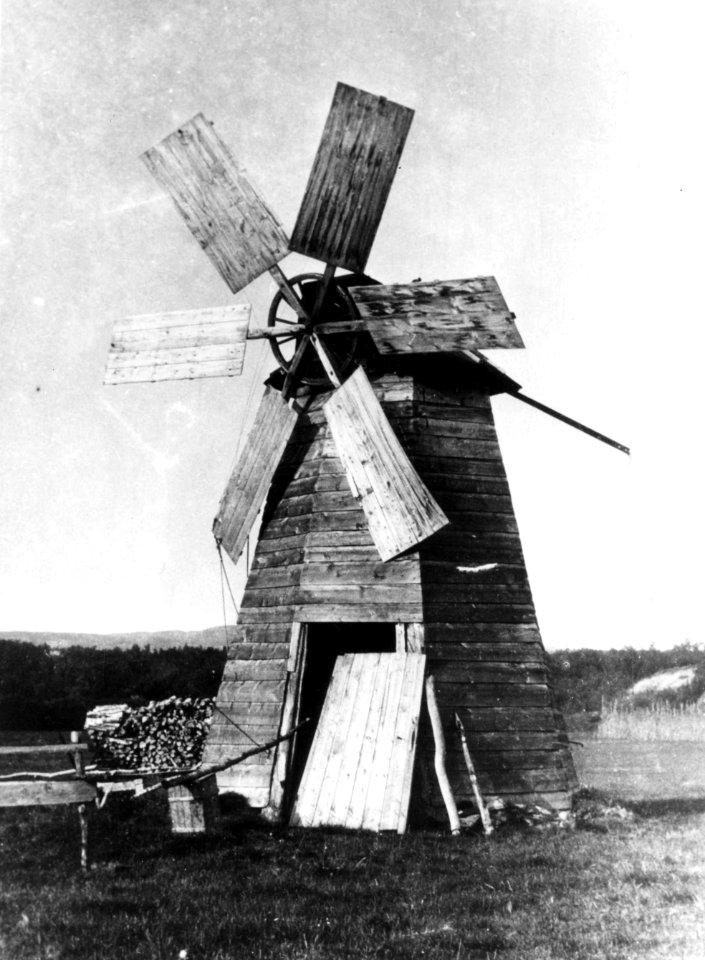 Petsjenga kloster (Petsamo), Russland. Vindmølle - Norsk folkemuseum - NF.08576-011