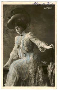 PETIT, Valentine SIP. 995. Photo Reutlinger