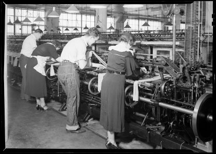 Philadelphia, Pennsylvania - Hosiery. Minnesac Mills. (Two men and two women working at machines.) - NARA - 518694