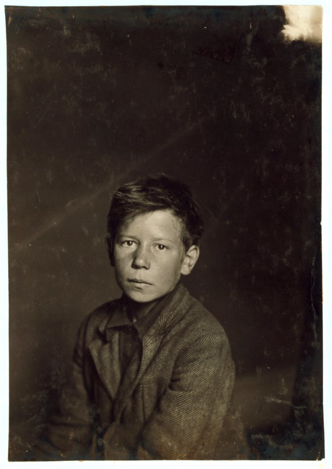 Philip Sowa - Polish - 14 years May 16, 1916, 256 Montauk St. First application to be doffer in card room of Shoe Mill. Liked to go to school. LOC nclc.05062