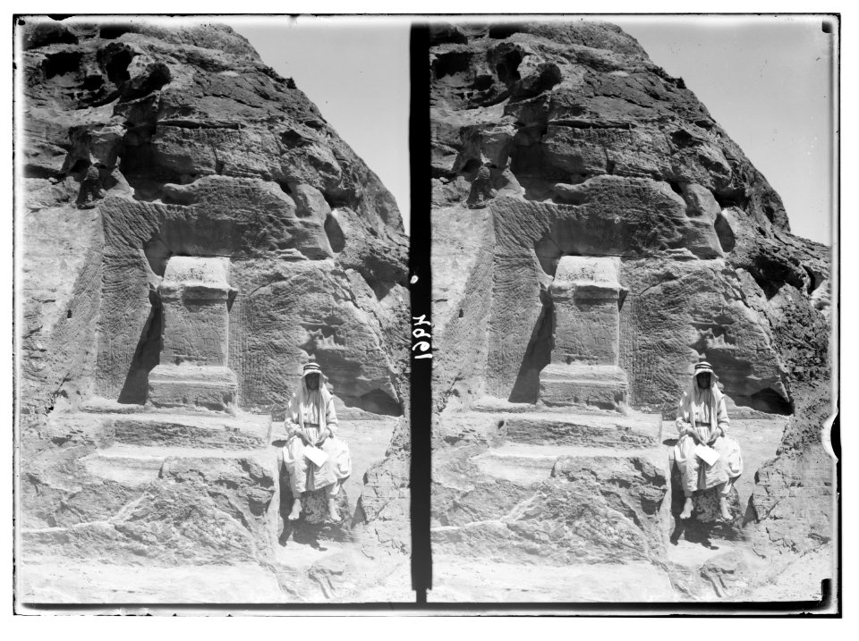 Petra (Wadi Musa). El-Farasah & obelisk ridge area. Altar on obelisk ridge. Above Wadi Farasah LOC matpc.03120