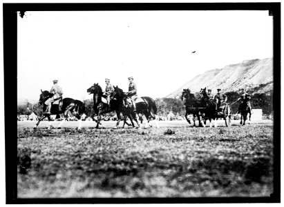 PHILIPPINES. SIGNAL CORPS CONSTRUCTING LINES IN THE ISLANDS LCCN2016866477