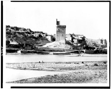 Philips Tower. Opposite Avignon LCCN91732118