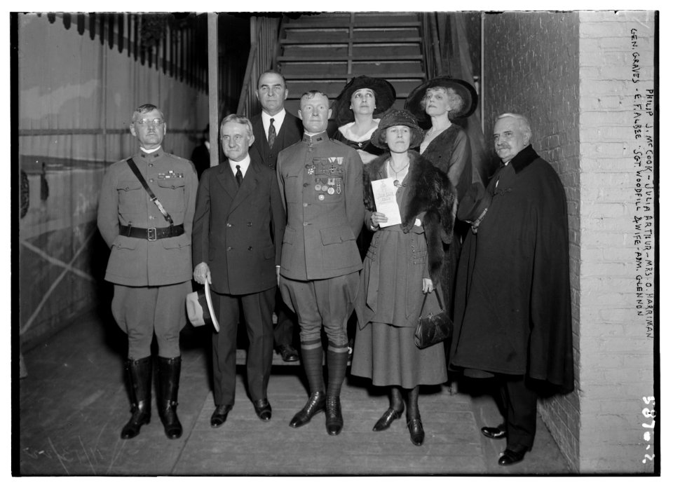 Philip J. McCook, Julia Arthur, Mrs. O. Harriman, Gen. Graves, E.F. Albee, Sgt. Woodfill, (and wife), and Adm. Glennon LCCN2014715343