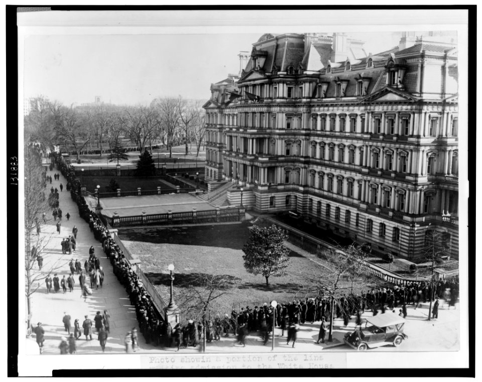 Photo showing a portion of the line waiting admission to the White House today LCCN2002712400